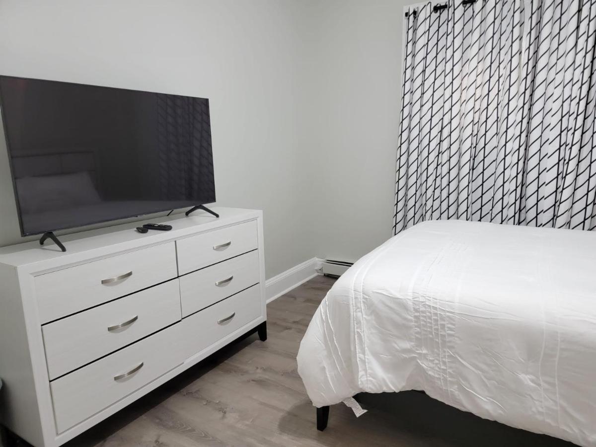 Room For Rent In Apartment Hartford Eksteriør billede